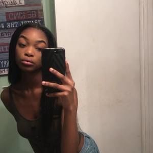 Meet your Posher, Briana